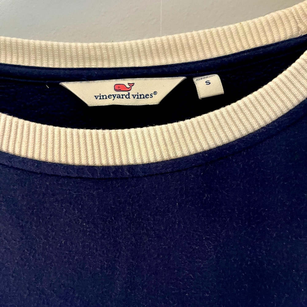 Vineyard vines top